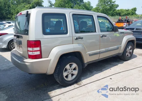 2010 Jeep Liberty Sport z USA, uszkodzony, nr VIN 1J4PN2GK8AW155391